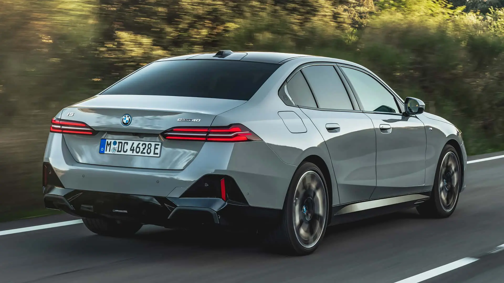 BMW i5 xDrive40 Back